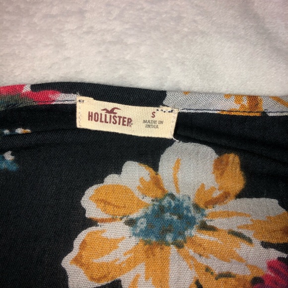 Short sleeve Hollister top - Picture 2 of 4